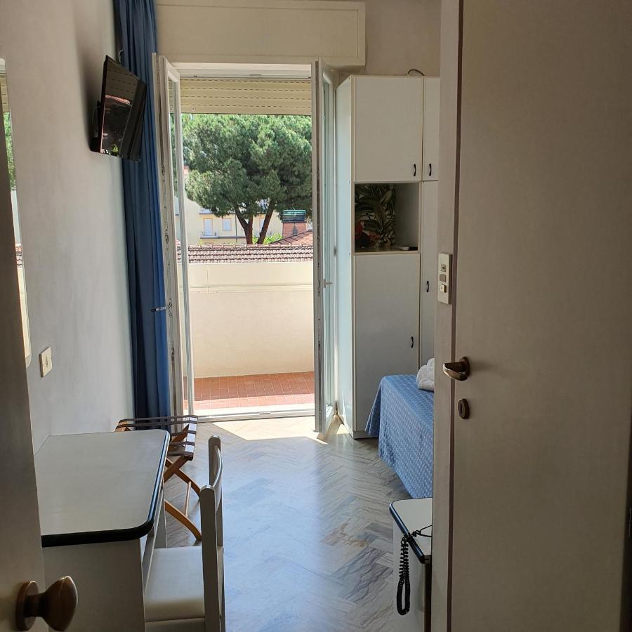 Hotel Tre Assi Rimini Buitenkant foto