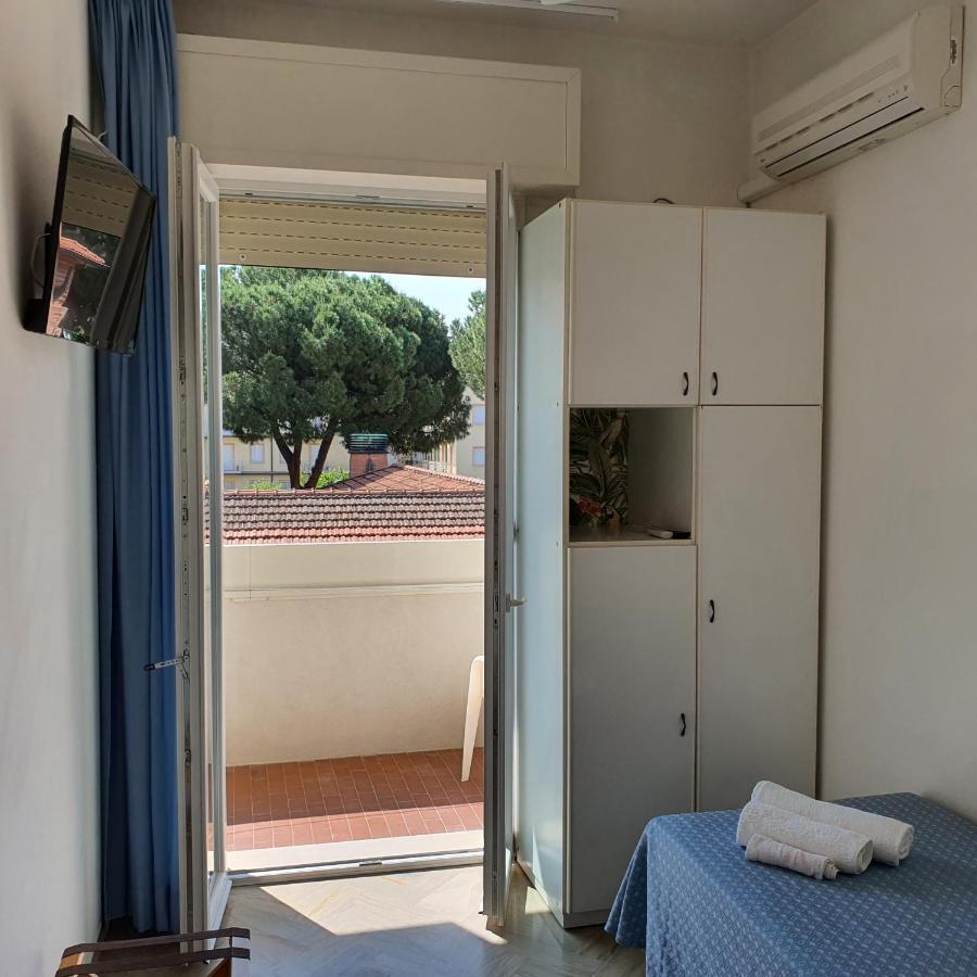 Hotel Tre Assi Rimini Buitenkant foto