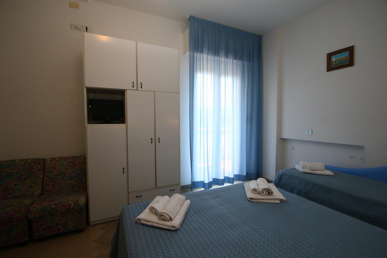 Hotel Tre Assi Rimini Buitenkant foto