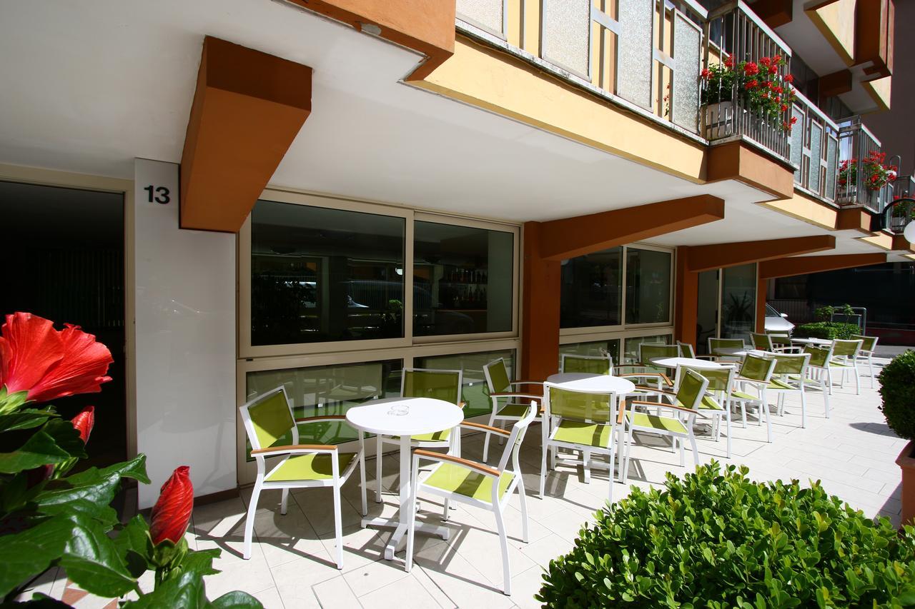 Hotel Tre Assi Rimini Buitenkant foto