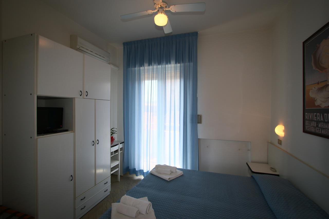 Hotel Tre Assi Rimini Buitenkant foto