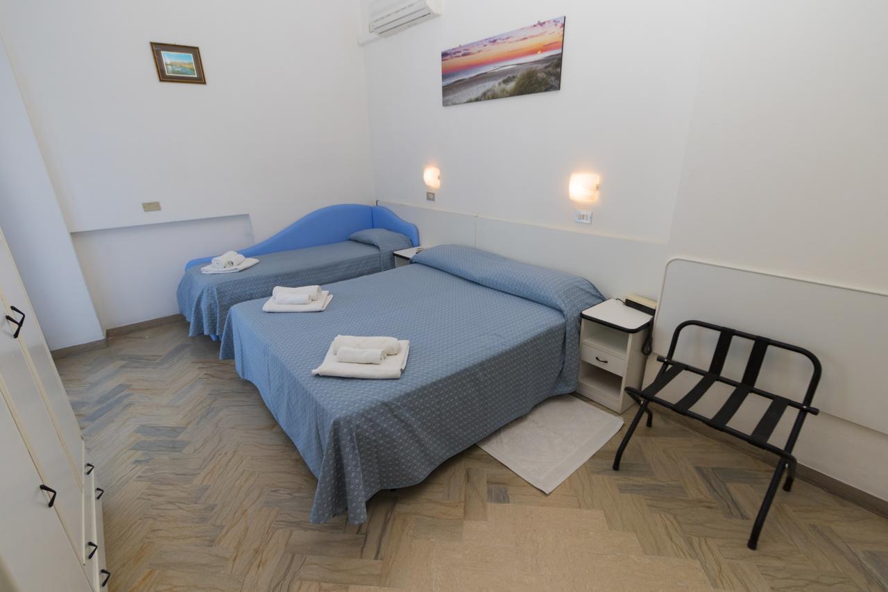 Hotel Tre Assi Rimini Buitenkant foto
