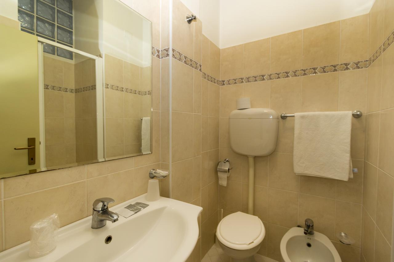 Hotel Tre Assi Rimini Buitenkant foto